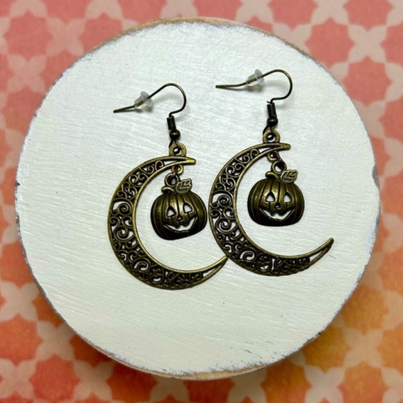 Handmade Halloween Crescent Moon & Pumpkin Earrings! - Picture 3 of 4